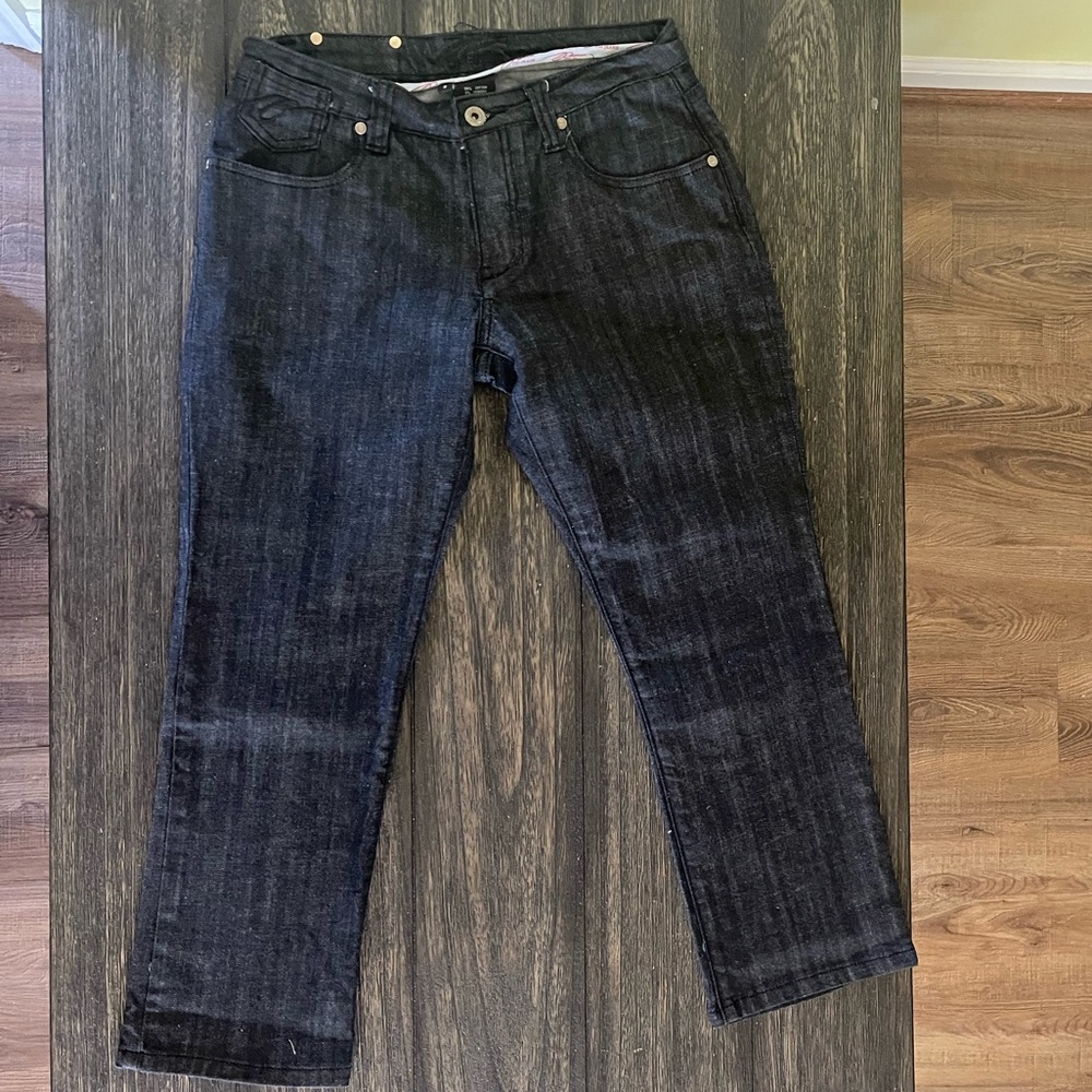 Women’s never worn PZI Capri Dark Wash Denim Size 8
